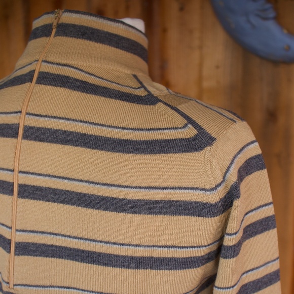 Vintage I. Magnin Jaeger 100% Wool Brown & Grey Chevron Knit Moch Neck Sweater - Picture 11 of 15
